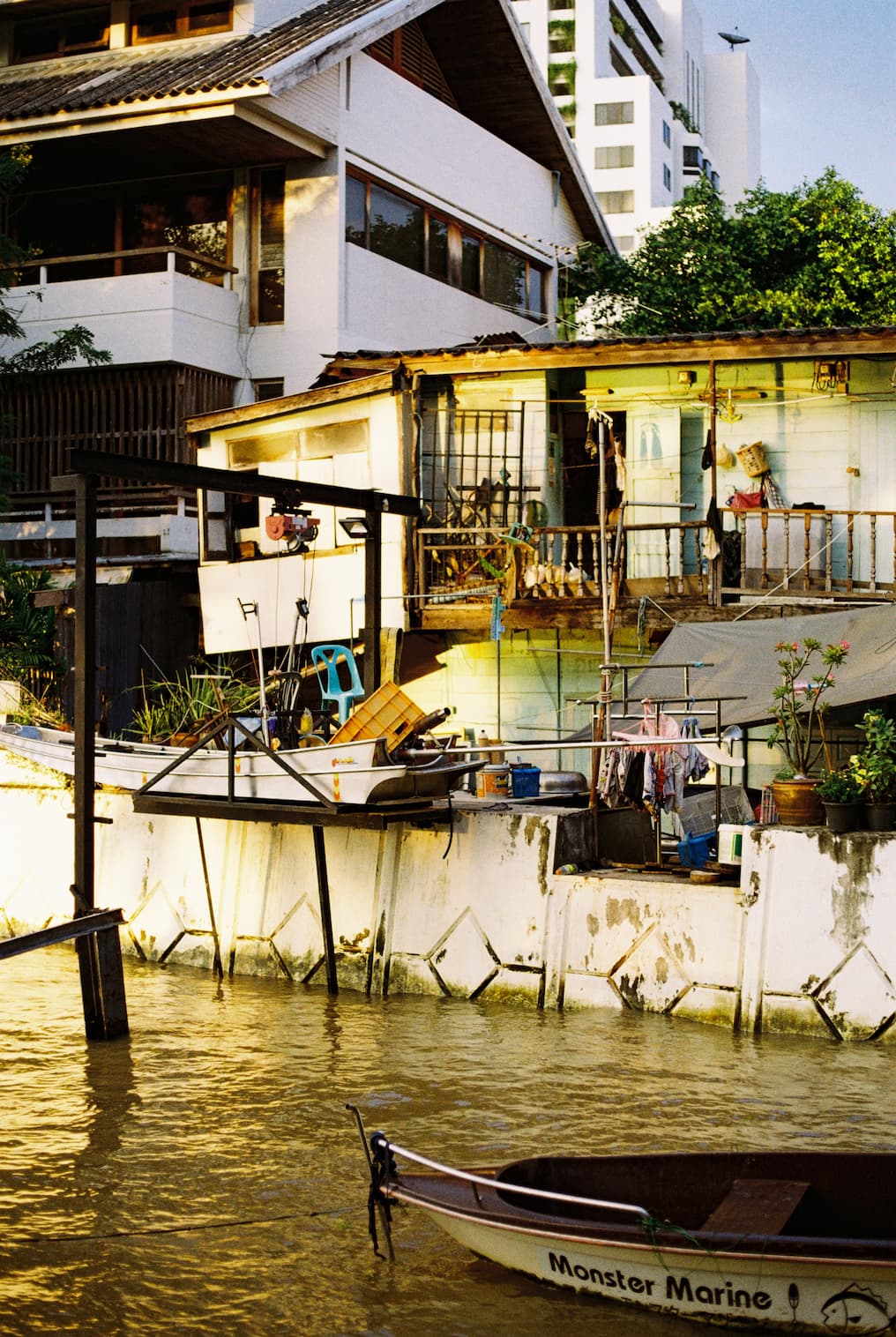 Kodacolor 100, House in Bangkok's Phra Athit District