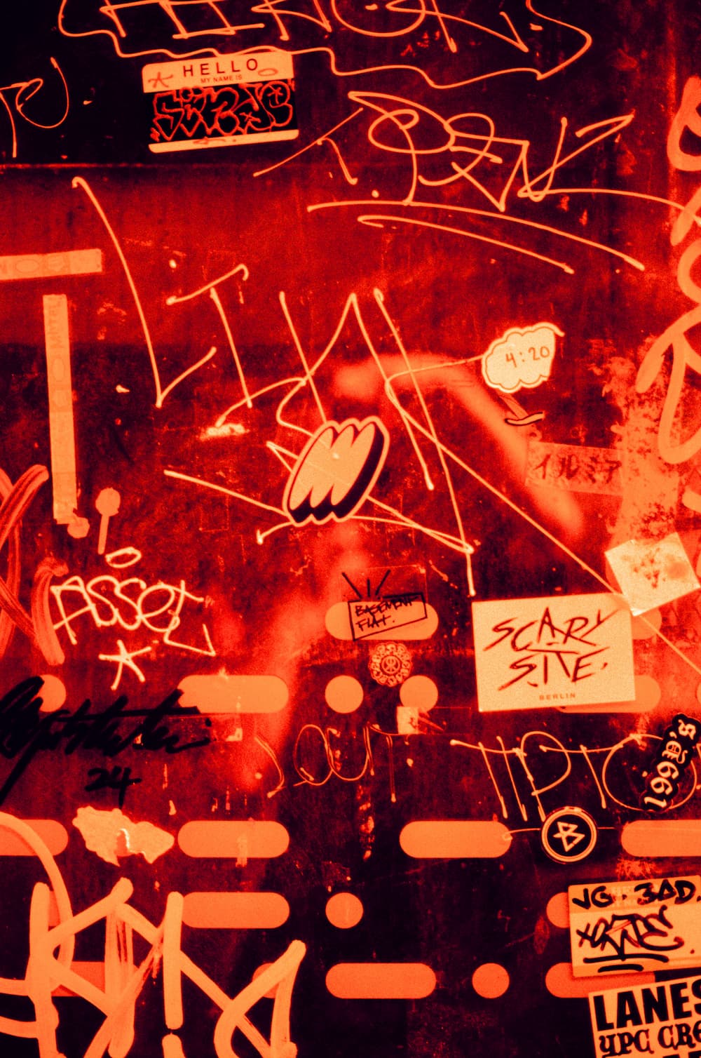 Harman Red 125, Graffiti